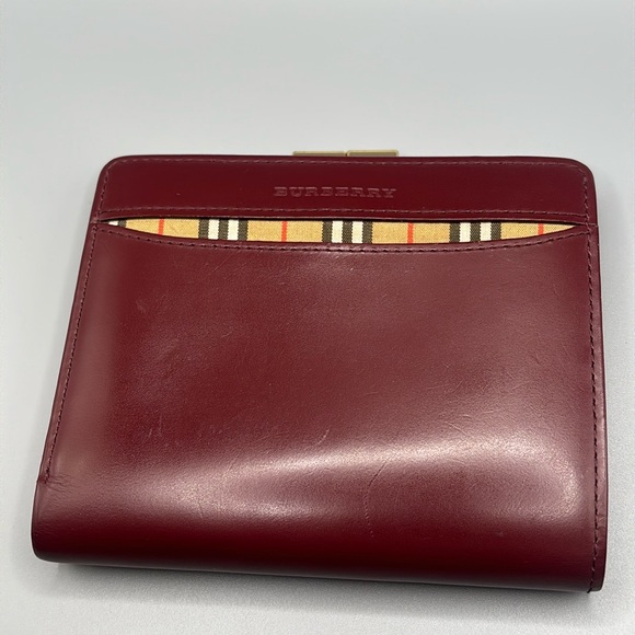 BURBERRY KISS-LOCK WALLET - Picture 1 of 11